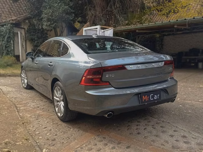 VOLVO S90 D5 MOMENTUM - 2019 | 2589