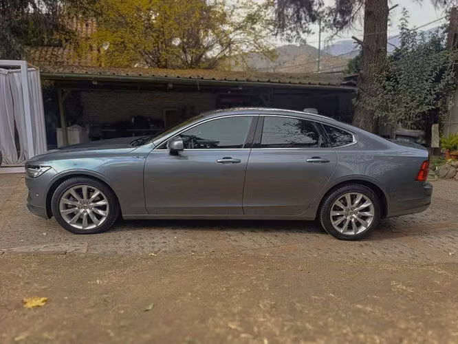 VOLVO S90 D5 MOMENTUM - 2019 | 2589