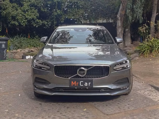 VOLVO S90 D5 MOMENTUM - 2019 | 2589