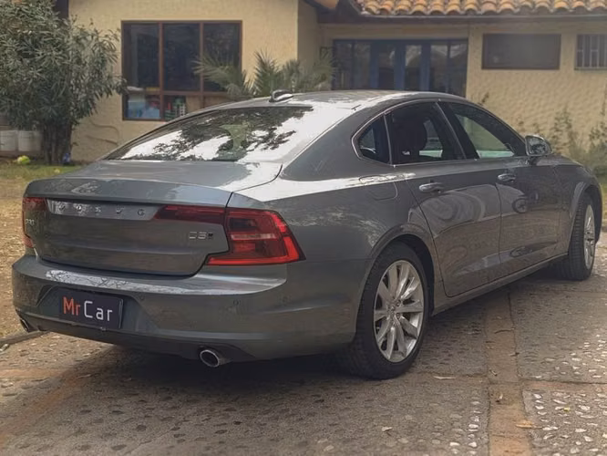 VOLVO S90 D5 MOMENTUM - 2019 | 2589