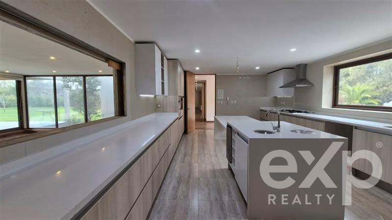 Casa en venta de 5 dorm. en Lampa