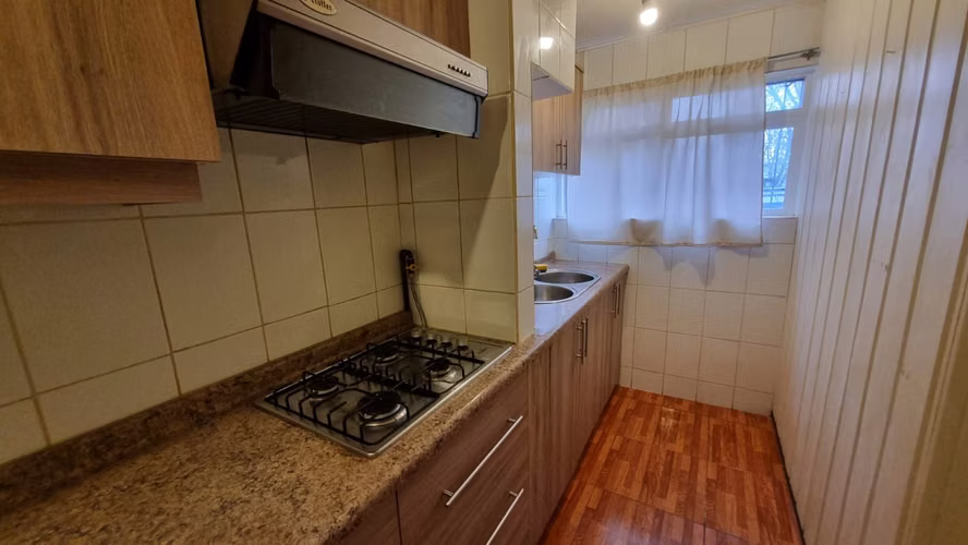Arriendo de cómodo departamento ubicado en Villa San Luis - Imagen 4