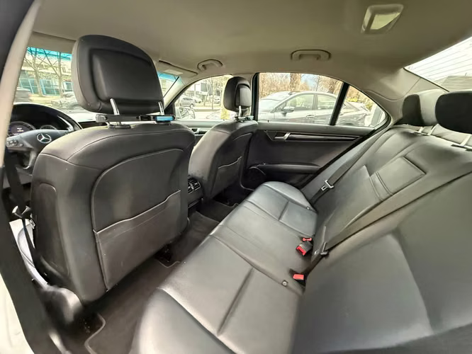 Mercedes Benz C180 CGI BLUE EFFICIENCY (2011)