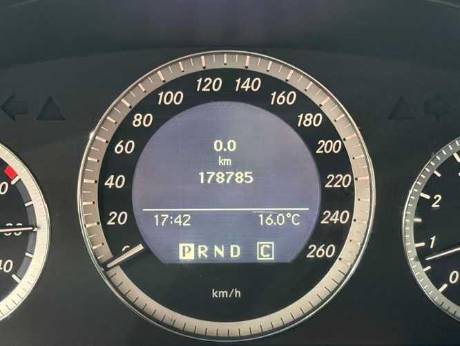 Mercedes Benz C180 CGI BLUE EFFICIENCY (2011)