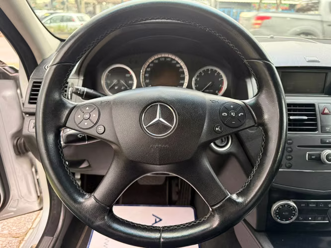 Mercedes Benz C180 CGI BLUE EFFICIENCY (2011)