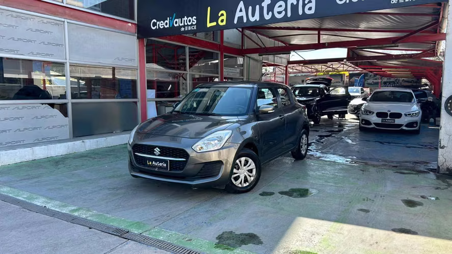 Suzuki Swift GL 1.2 MT (2021)