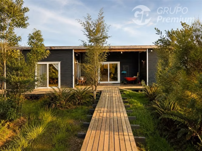 CASA DE 120 M2 - ESTILO MEDITERRANEO EN QUEMCHI