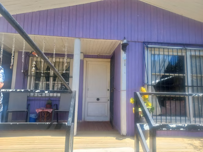 Propiedad con 2 casas a 5 minutos de la playa!