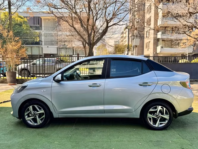 HYUNDAI GRAND I-10 AI3 SEDAN 1.2 AT PLUS FL - 2025 | 2957 - Imagen 4