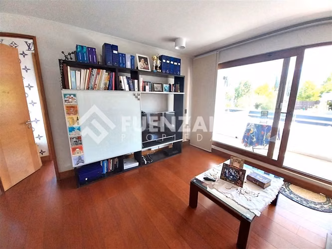 Casa en arriendo de 4 dorm. en Lo Barnechea