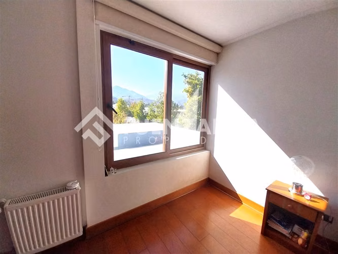 Casa en arriendo de 4 dorm. en Lo Barnechea