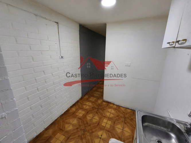 CASA DE DOS PISOS CON 2 DORMITORIOS, 1 BAÑO - Imagen 9