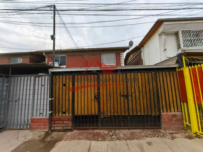 CASA DE DOS PISOS CON 2 DORMITORIOS, 1 BAÑO