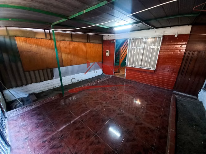 CASA DE DOS PISOS CON 2 DORMITORIOS, 1 BAÑO - Imagen 3