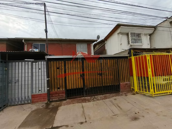 CASA DE DOS PISOS CON 2 DORMITORIOS, 1 BAÑO - Imagen 2