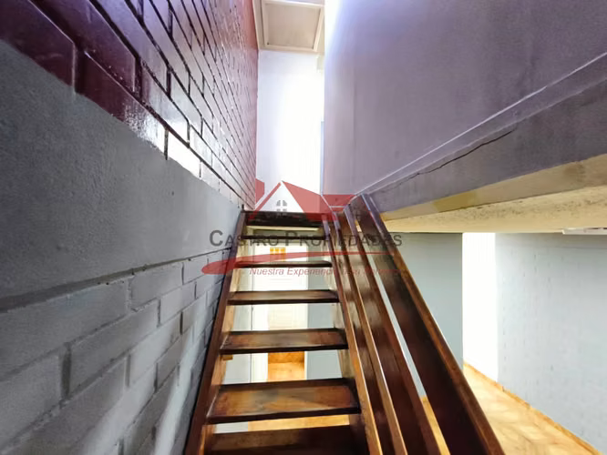 CASA DE DOS PISOS CON 2 DORMITORIOS, 1 BAÑO - Imagen 16