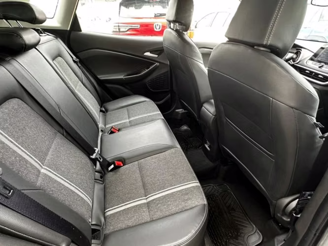 Chevrolet Tracker 1.2T LTZ R 4X2 AT 5P 2025 - Imagen 11