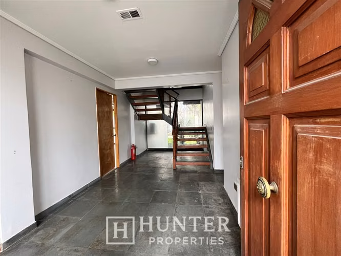Casa en arriendo de 4D y 4B. en La Reina apto uso comercial. - Imagen 10