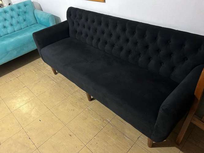Sofás, cocina, refrigerador, cama y rack - Imagen 3