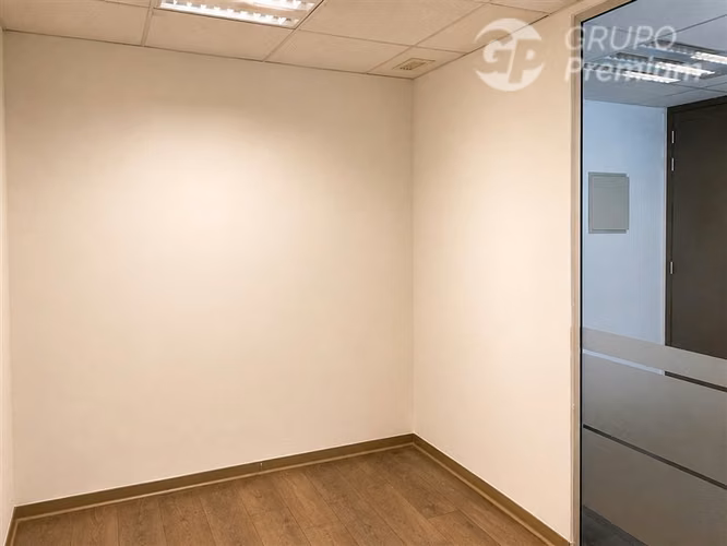 Oficina en venta en Estación Central Moderna y luminosa