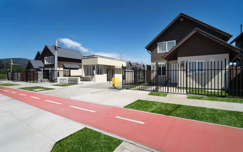 SE ARRIENDA CASA, 3 DORMITORIOS, JARDINES DEL PINAR.