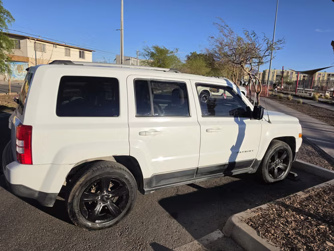 Vendo Jeep Patriot Spring 2.4