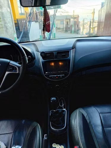 Hyundai accent - Imagen 3