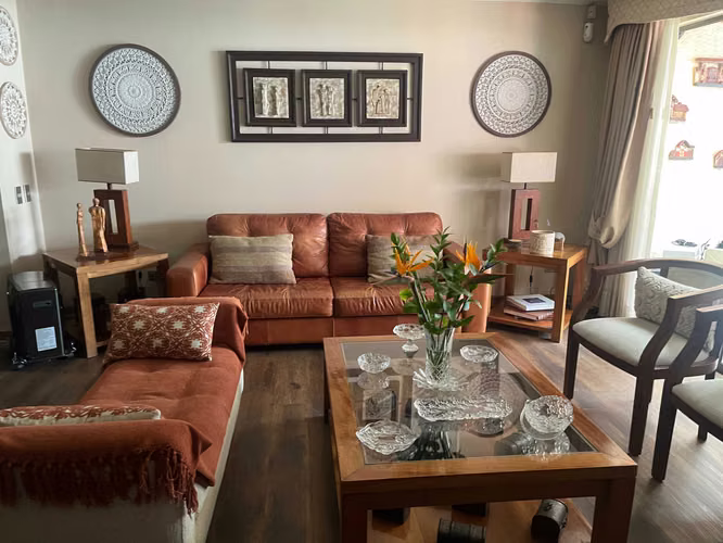 HERMOSA CASA EN VENTA PEÑALOLÉN 5D+3B  (181272) - Imagen 4