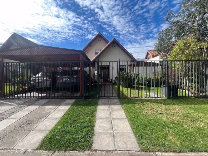 VENTA CASA 5D+3B+2E PEÑALOLÉN 290m2 (181272)
