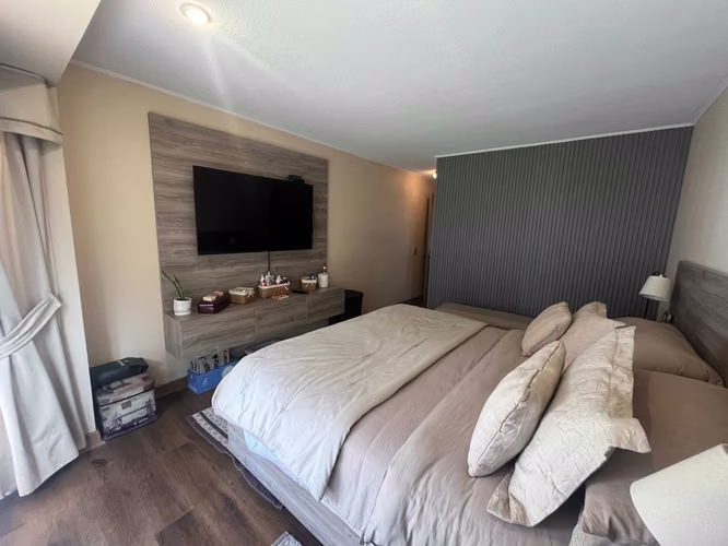 HERMOSA CASA EN VENTA PEÑALOLÉN 5D+3B  (181272) - Imagen 7
