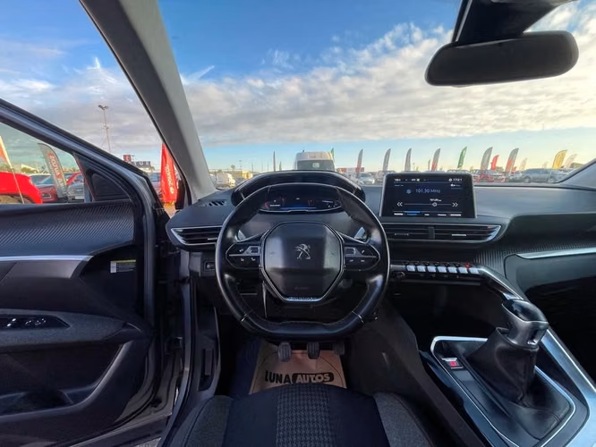 PEUGEOT 3008 2018 - Imagen 9