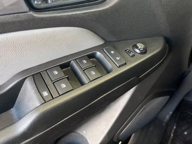 Chevrolet Colorado 2.8TD LTZ AT 4WD S 2025 - Imagen 14