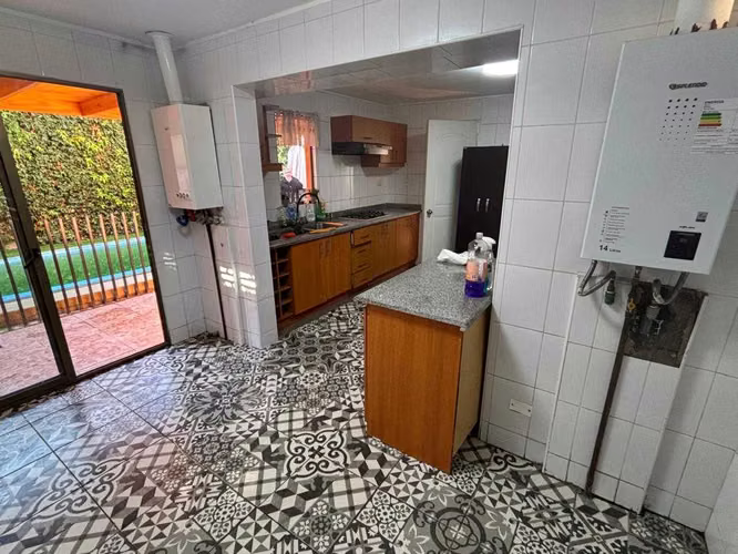 Amplia Casa con Excelente Conectividad (181312)