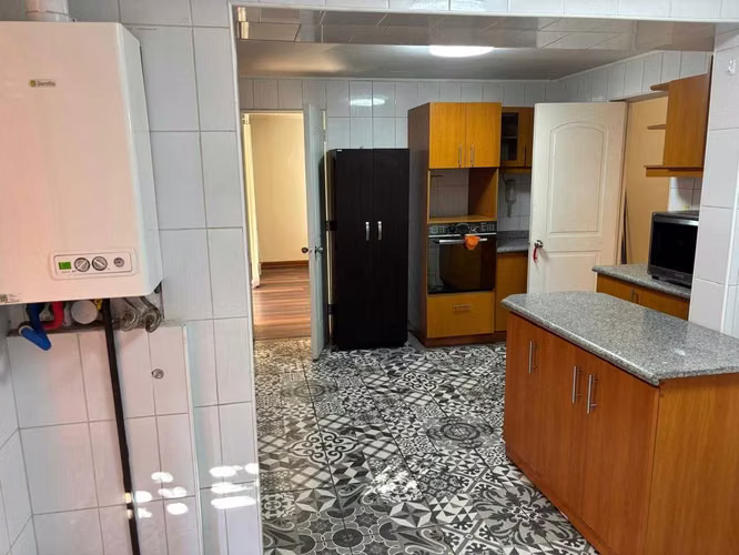 Amplia Casa con Excelente Conectividad (181312)