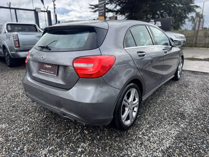 MERCEDES BENZ  A180 2015 - Imagen 4
