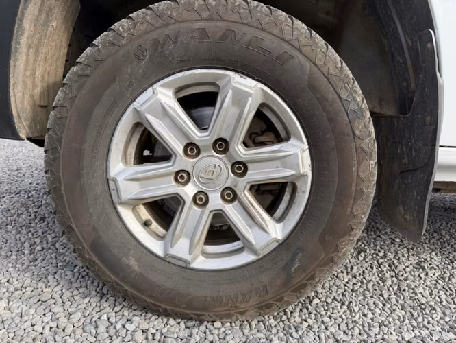 MAXUS T60 4X2 DX 2.8 DIESEL MT6 2022 - Imagen 11