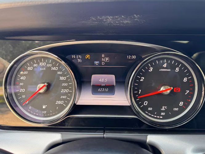 MERCEDES-BENZ E200 COUPE 2.0 AUT CGI 4X2 2019 - Imagen 14