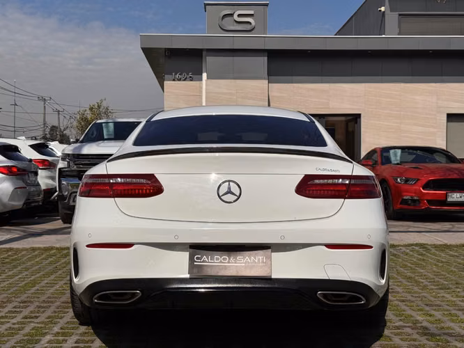 MERCEDES-BENZ E200 COUPE 2.0 AUT CGI 4X2 2019 - Imagen 4