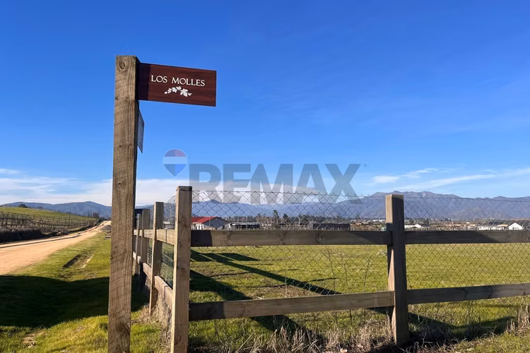 Se vende parcela en condominio en casablanca
