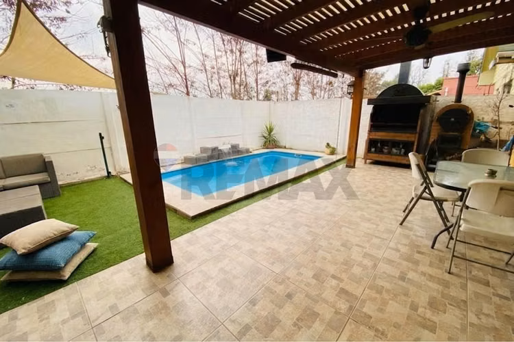 Casa con piscina, quincho y ac en buin - Imagen 17
