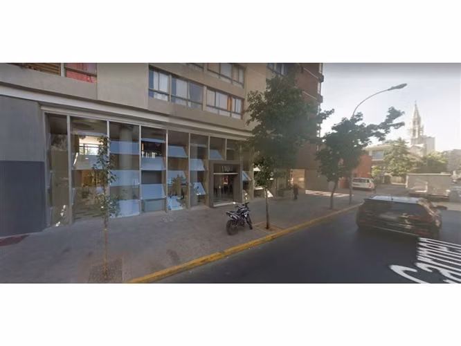 ESTACIONAMIENTO Estacionamiento con bodega calle Carmen 110, Santiago
