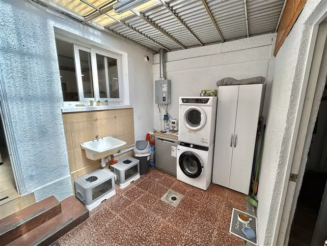 CASA Amplia y luminosa casa de 6D - 4B en barrio residencial de Las Condes. - Imagen 20