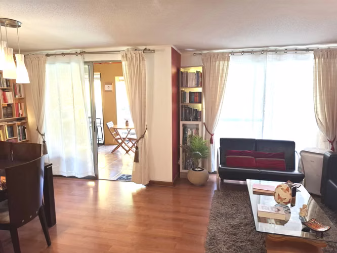 HERMOSA CASA AMPLIA , LUMINOSA CON TERRAZA Y PISCINA - Imagen 6