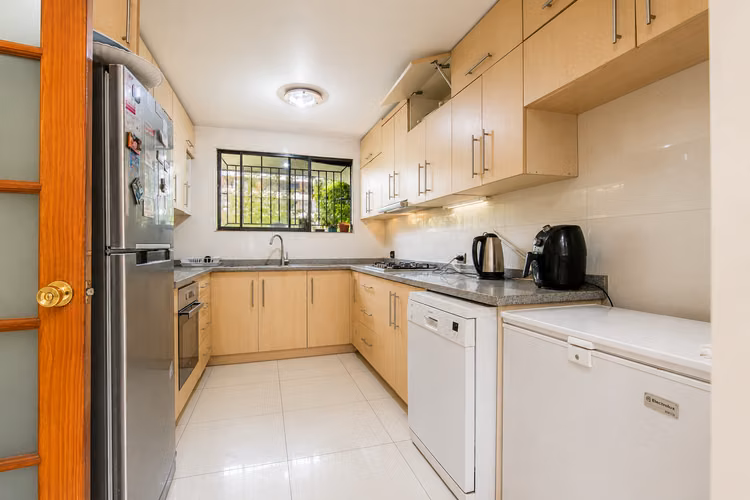 CASA EN VENTA EN LAS CONDES  JARDINES, PRIVACIDAD Y GRAN PO