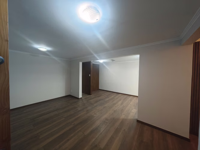 CASA REMODELADA TOTALMENTE 5 DOR 3 BAÑOS ESTACIONAMIENTOS