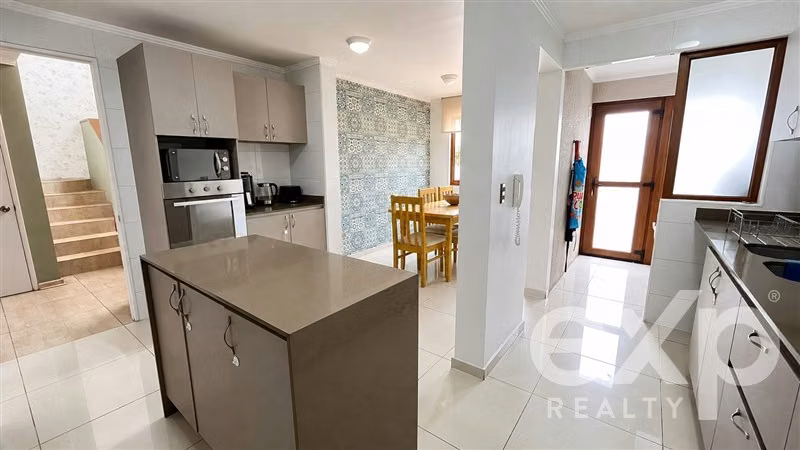 Casa en venta de 6 dorm. en Colina