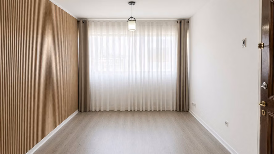 Departamento remodelado pasos Metro Cardenal Caro - Imagen 2