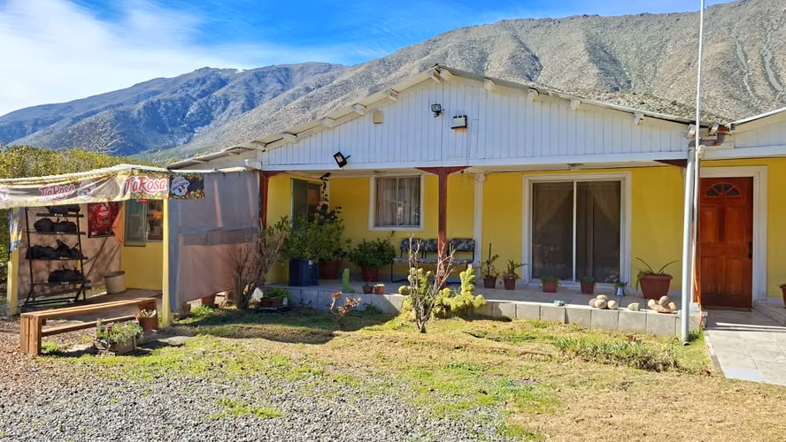 Amplia propiedad con piscina y gran terreno en Putaendo