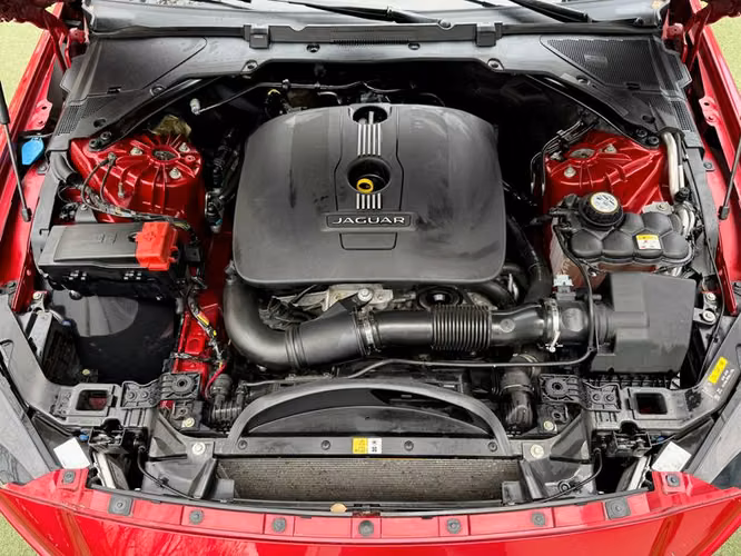 JAGUAR XE 2.0I R-SPORT - 2016 | 4553 - Imagen 11