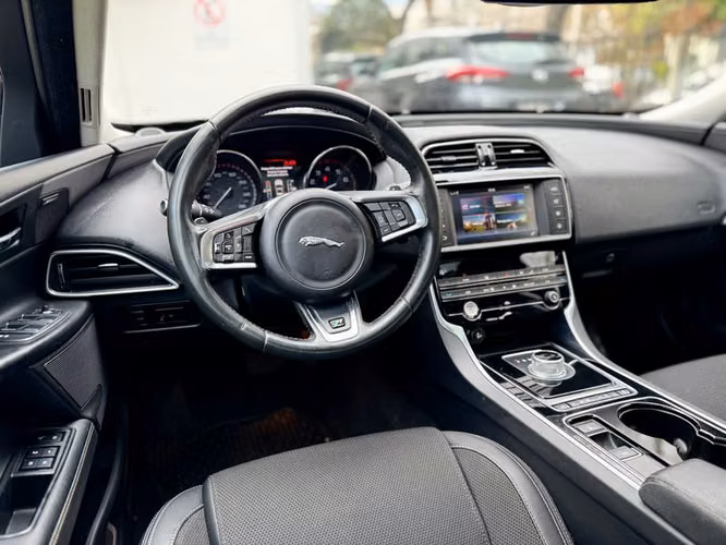 JAGUAR XE 2.0I R-SPORT - 2016 | 4553 - Imagen 20